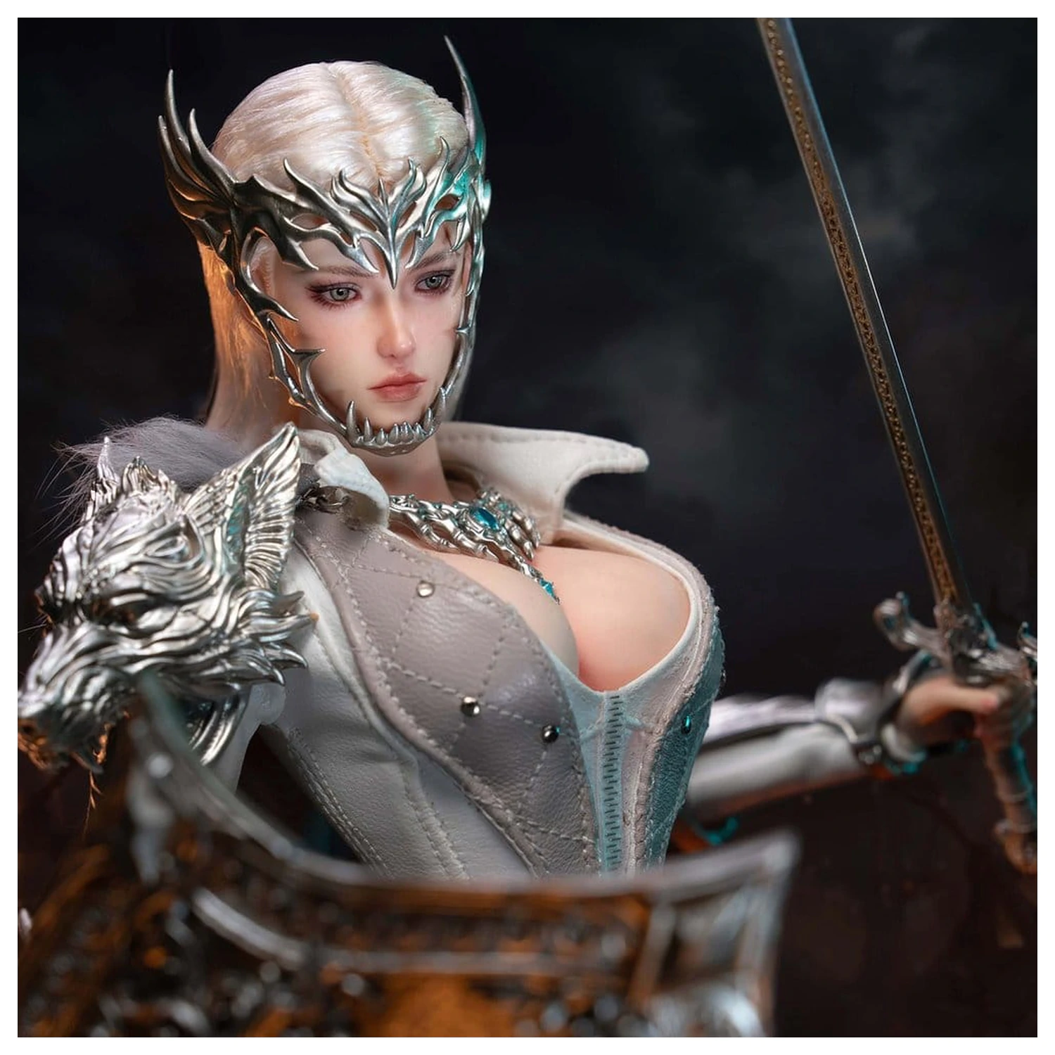 The Girl Under Wolf's Ward Action Figura 1/6 Alina (Silver) 30 cm fotografija izdelka