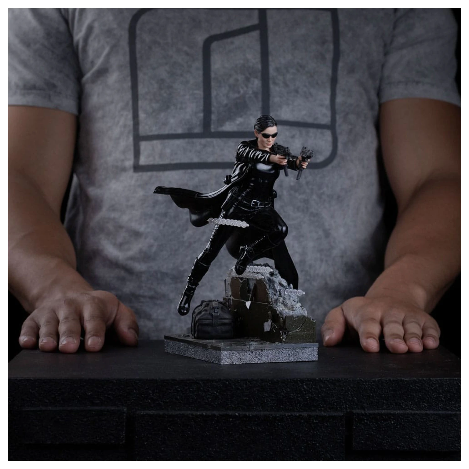 The Matrix Art Scale Kip 1/10 Trinity 22 cm fotografija izdelka