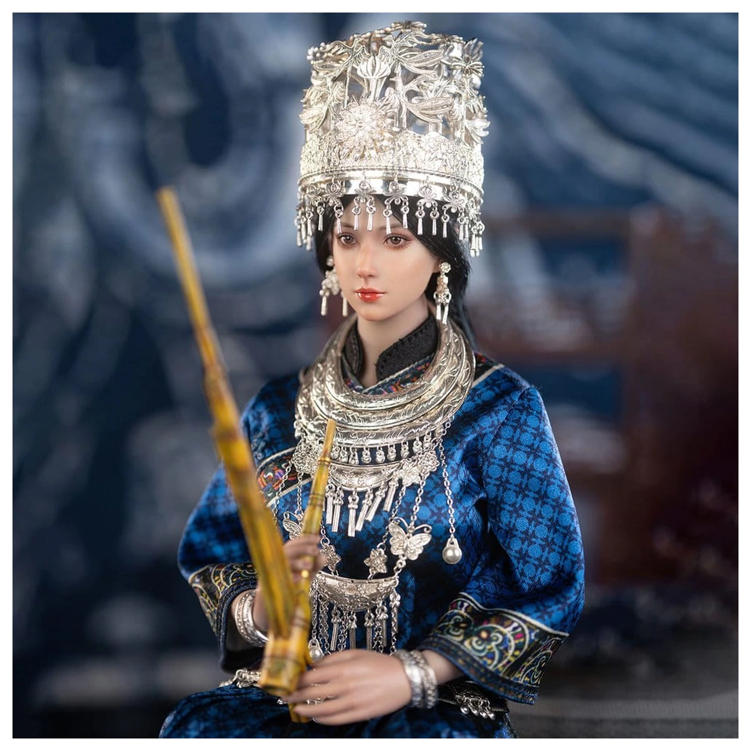 The Miao of China's 56 Ethnic Groups Figura 1/6 modra 30 cm fotografija izdelka