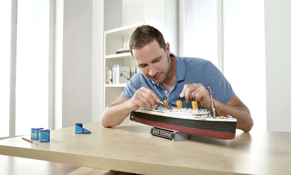 Komplet modela Titanic Darilni set 1/400 R.M.S. Titanic 100th Anniversary Edition 67 cm fotografija izdelka