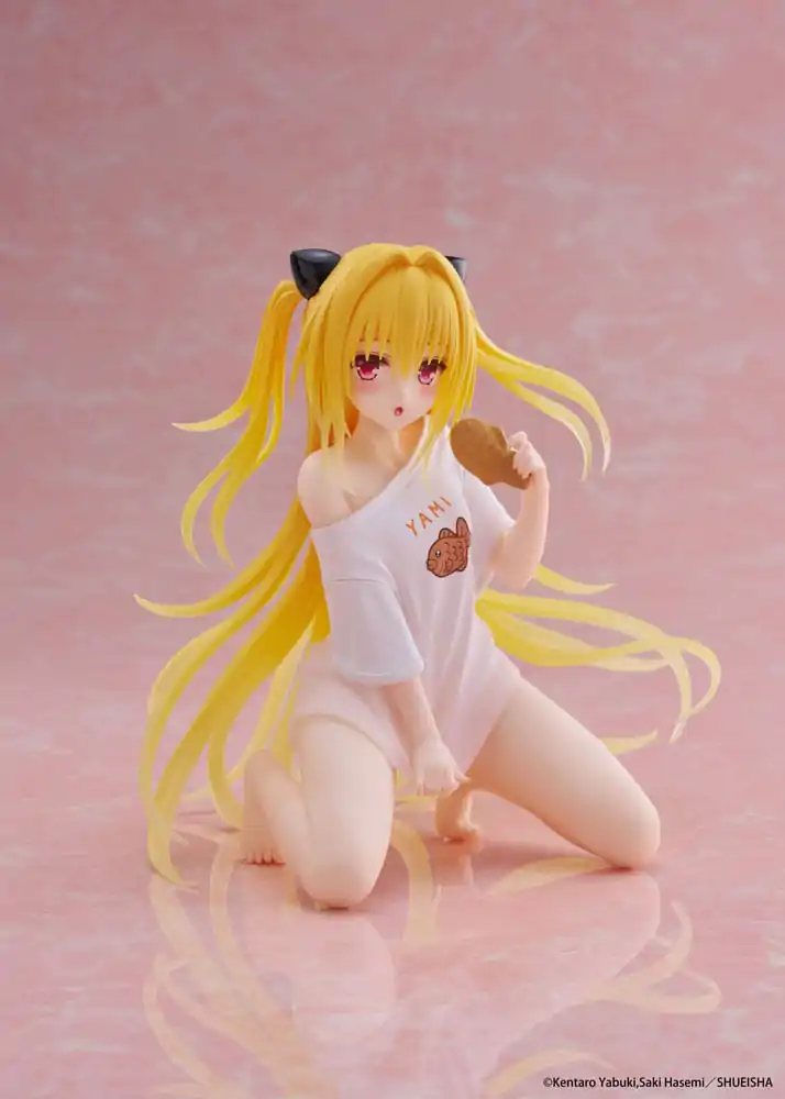To Love-Ru Darkness PVC kip Namizna prikupna figura Golden Darkness Roomwear Ver. 13 cm fotografija izdelka