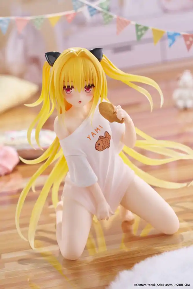 To Love-Ru Darkness PVC kip Namizna prikupna figura Golden Darkness Roomwear Ver. 13 cm fotografija izdelka