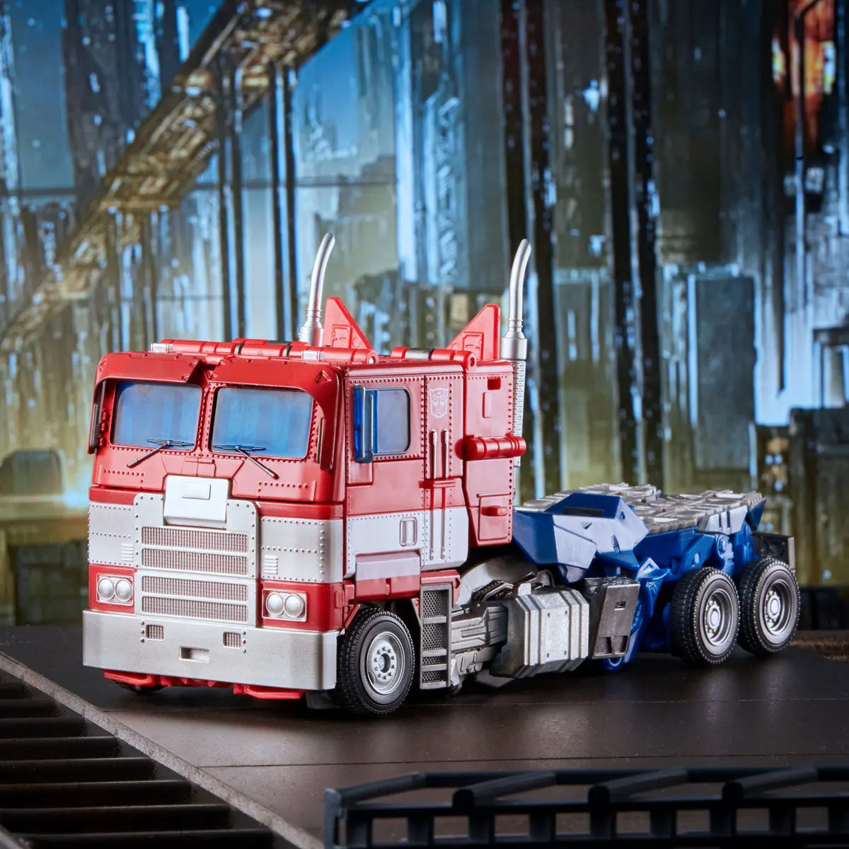 Transformers Move Masterpiece Bumblebee Optimus Prime 27 cm fotografija izdelka
