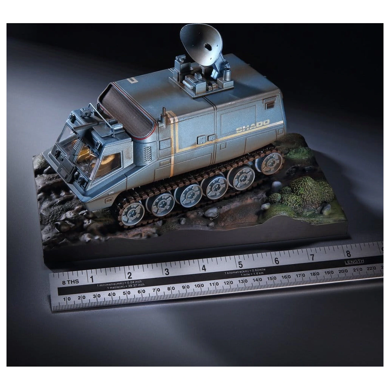 UFO Die-cast Model S.H.A.D.O. Mobile (z radarjem) 17 cm fotografija izdelka