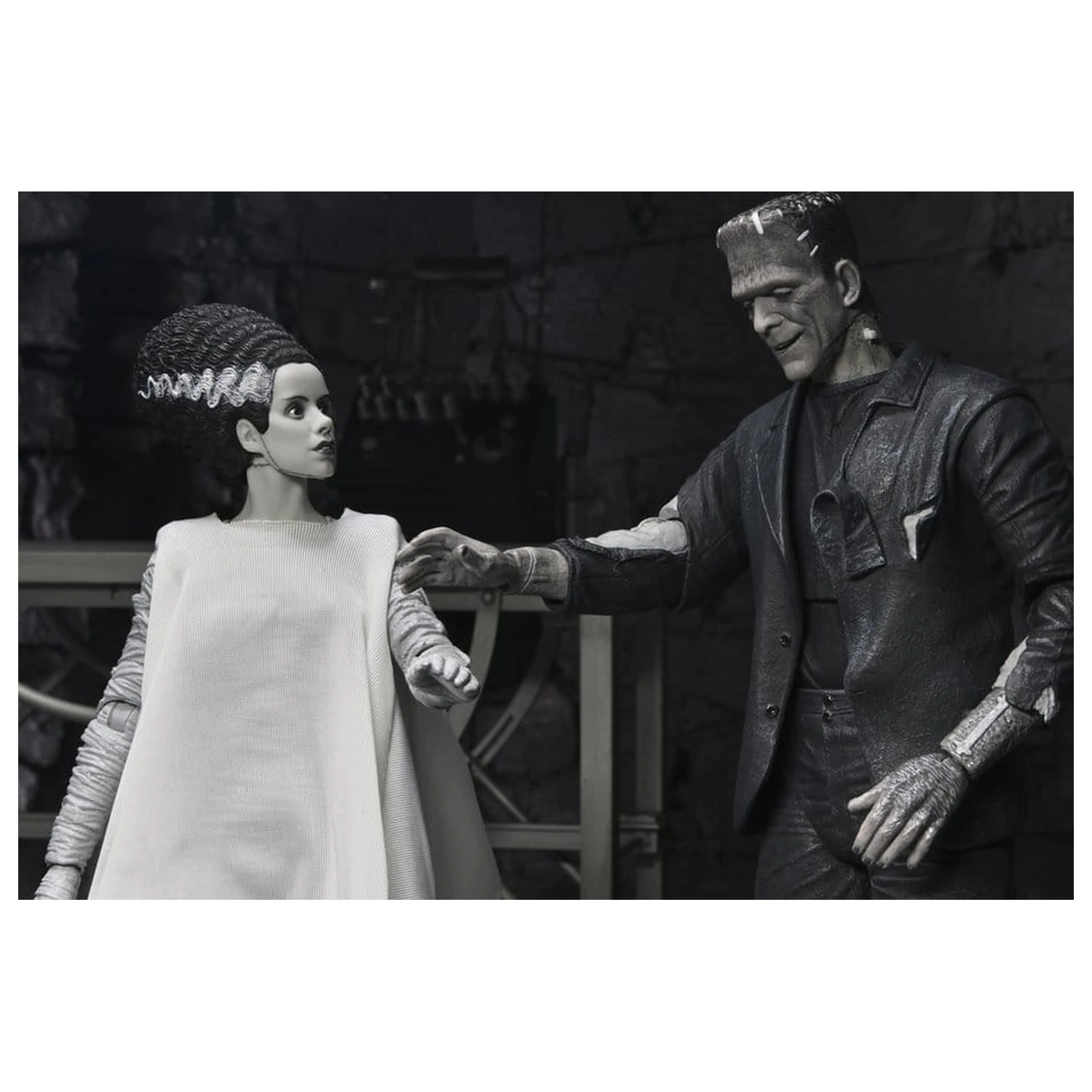 Universal Monsters Dvojno pakiranje akcijskih figur Bride of Frankenstein 90th Anniversary The Monster & His Mate (B&W) 18 cm fotografija izdelka