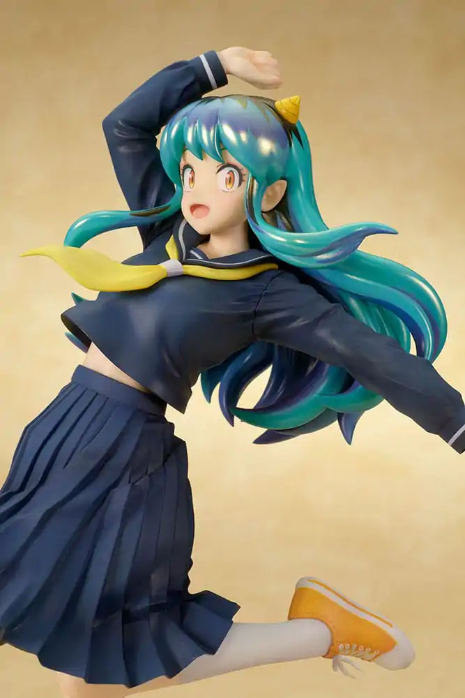 Urusei Yatsura Kip PVC 1/7 Lum Uniform Ver. 28 cm fotografija izdelka