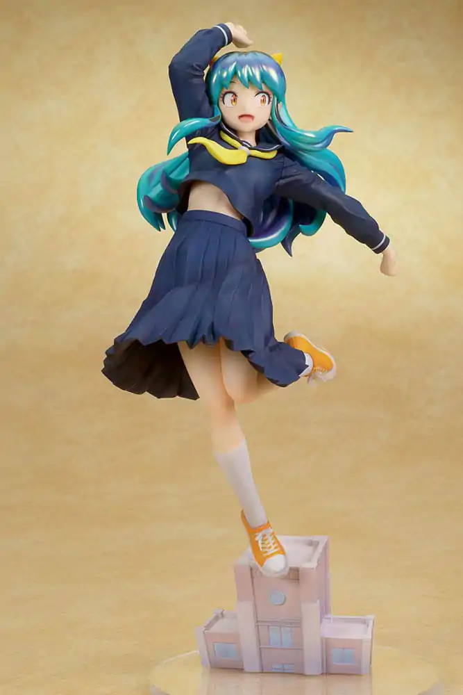 Urusei Yatsura Kip PVC 1/7 Lum Uniform Ver. 28 cm fotografija izdelka