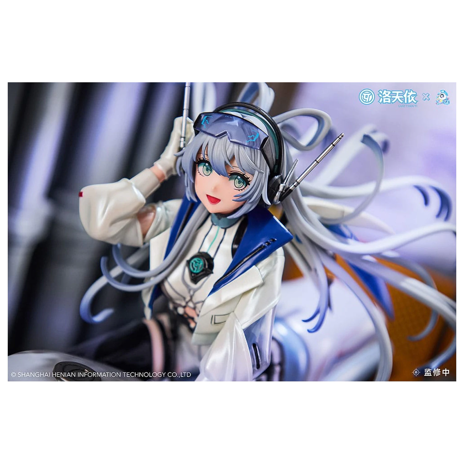 Vsinger PVC kip 1/7 Vsinger Luo Tianyi Retro-Future Storm Driver Ver. 23 cm fotografija izdelka
