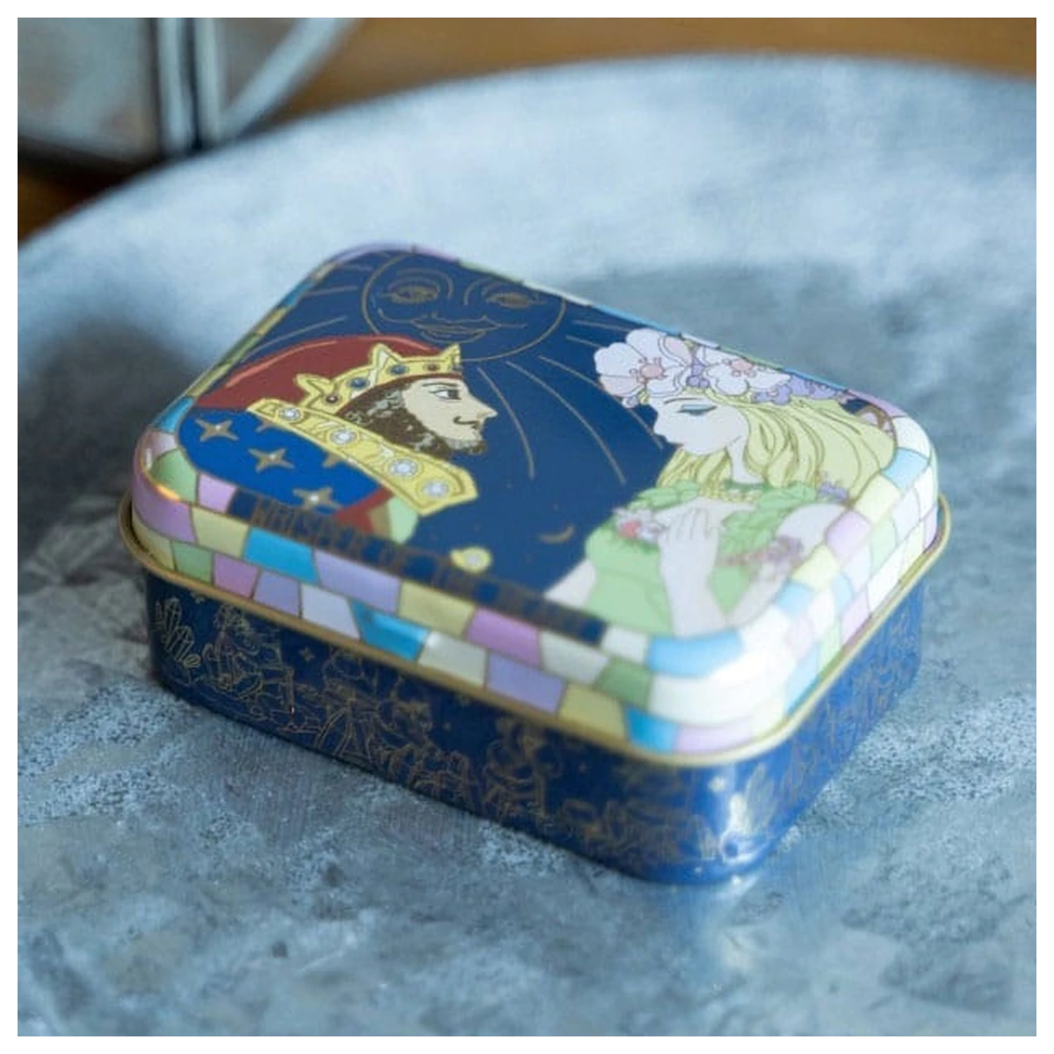 Whisper of the Heart Kovinska škatlica King of Dwarf & Princess fotografija izdelka