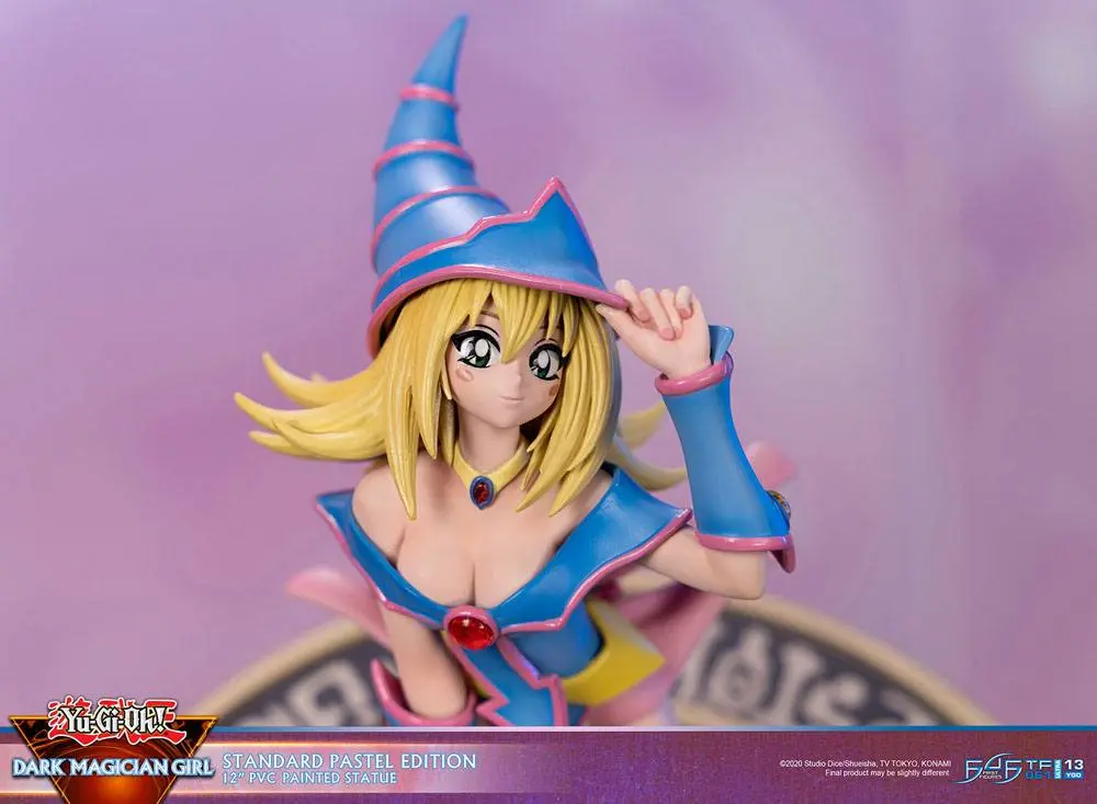 Yu-Gi-Oh! PVC Kip Temna Čarovnica Standardna Pastelna Izdaja 30 cm fotografija izdelka