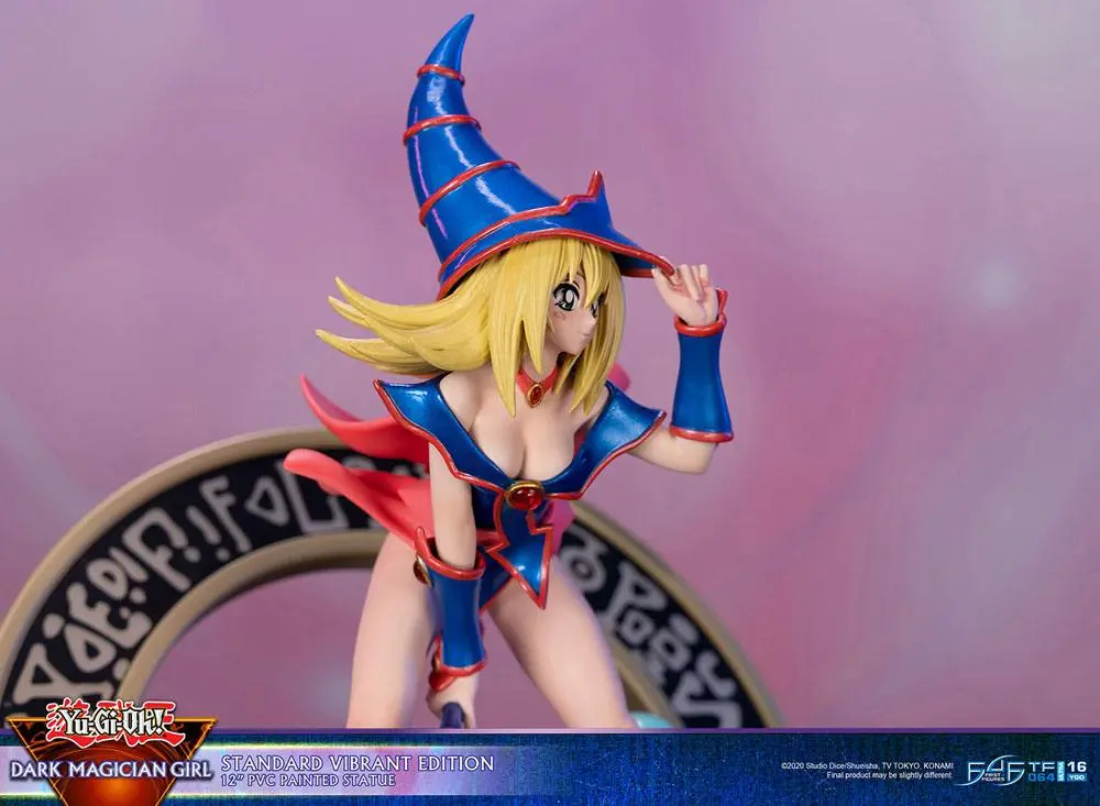 Yu-Gi-Oh! PVC Kip Temna Čarovnica Standard Vibrant Edition 30 cm fotografija izdelka