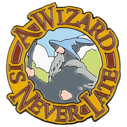 Lord of the Rings Magnet Čarovnik nikoli ne zamuja (Emajliran) 7 cm fotografija izdelka