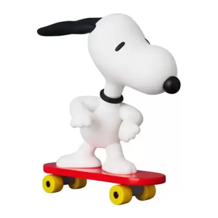 Peanuts UDF Series 17 Mini Figurica Skateboard Snoopy 7 cm termékfotója